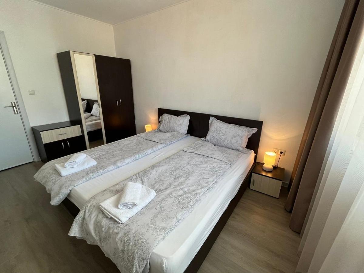 Magnolia Apartment Varna Extérieur photo